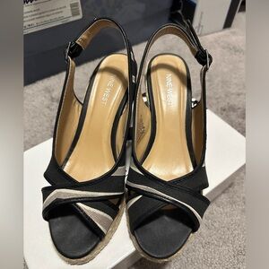 6.5 Nine West wedge sandals, black and white